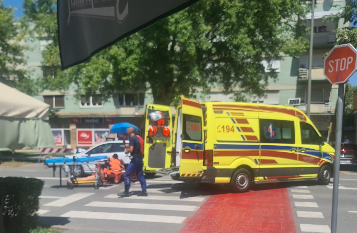 Drama u centru Broda: Pješakinju pokosio auto na pješačkom!